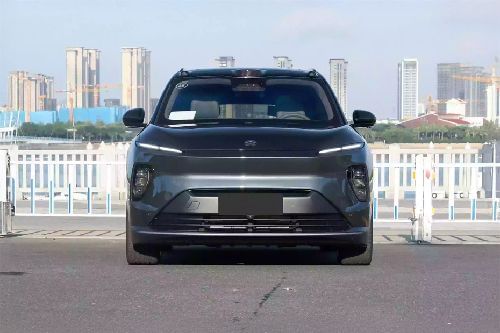 Full Front View of ES8