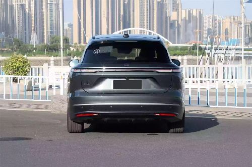 Full Rear View of نيو ES8