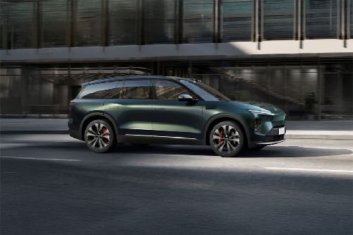 ES8 Medium Angle Front View