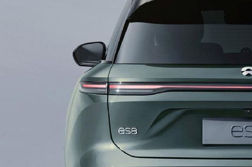 ES8 Tail light