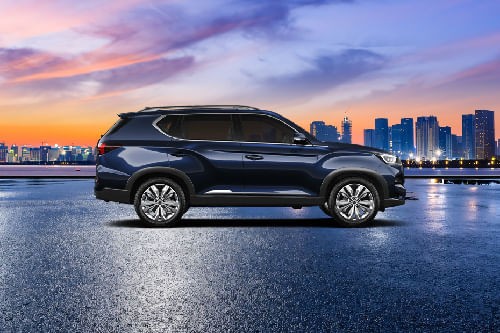 Rexton Medium Angle Front View