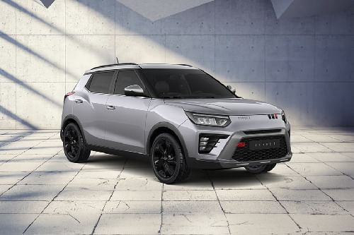 KGM Tivoli Front Cross Side View