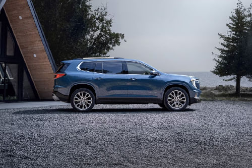 أكاديا Medium Angle Front View