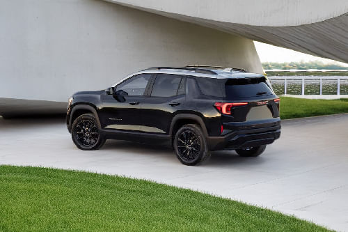 Rear Cross Side View of جي إم سي تيرين