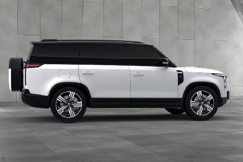 01 Medium Angle Front View