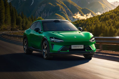 Xiaomi YU7 Front Cross Side View