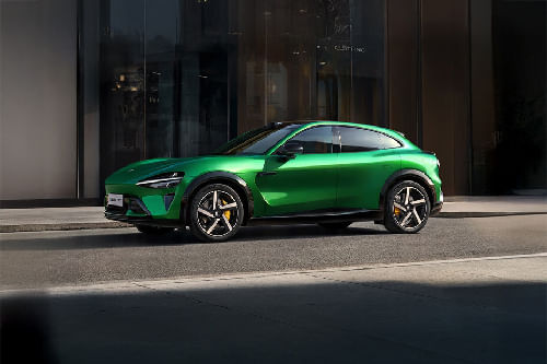 Xiaomi YU7 Front Side View