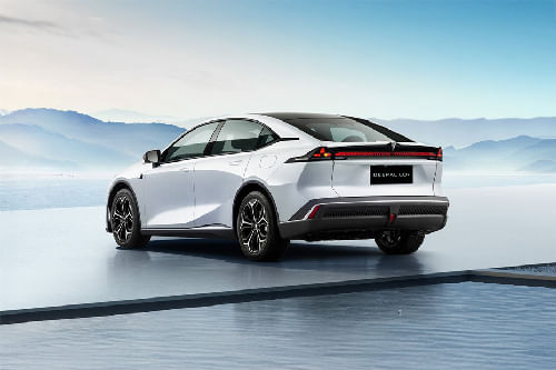 Rear Cross Side View of Deepal L07