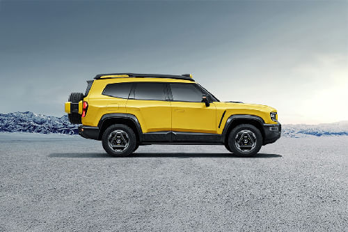 جي 318 Medium Angle Front View