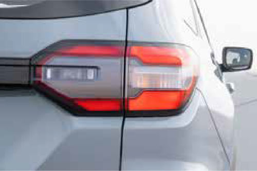 بايلوت Tail light