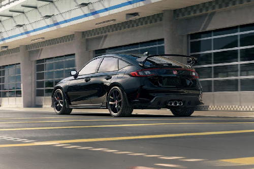Rear Cross Side View of Honda CIVIC TYPE R