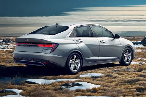 أكسنت Rear angle view