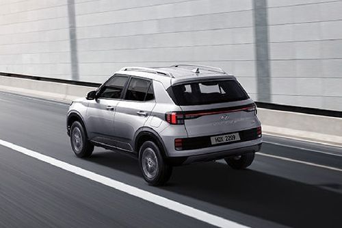 فينيو Rear angle view