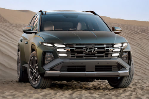 توسان Medium Angle Front View