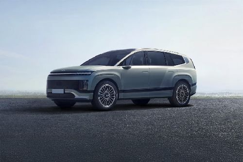 Hyundai  Ioniq 9 Front angle low view