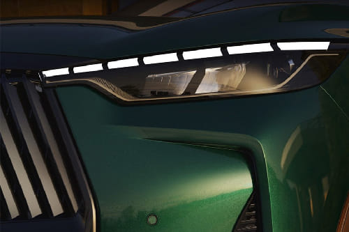 كيو إكس 60 Headlight