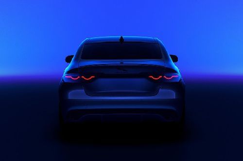 Full Rear View of جاكوار XF