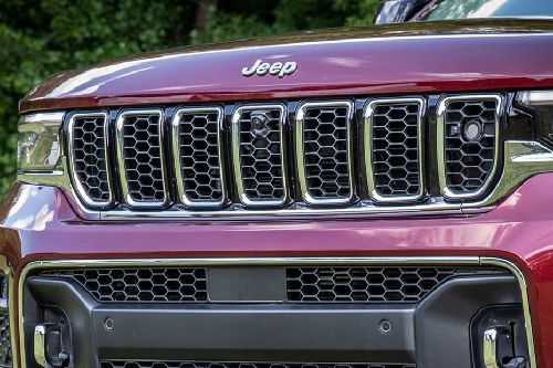 جراند شيروكي Grille View