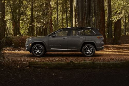 جراند شيروكي Side view