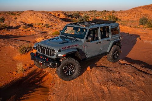 Jeep Wrangler Front Cross Side View