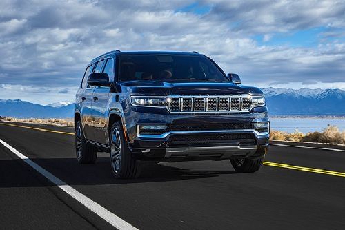 جراند واجونير Medium Angle Front View