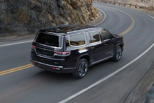 جراند واجونير Rear angle view