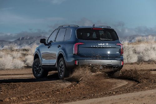 Rear Cross Side View of كيا تيلورايد