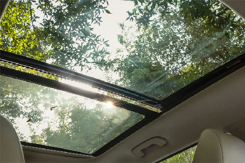 كيا سيلتوس Sunroof Moonroof