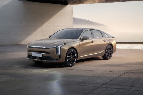 KIA  K8 Front angle low view