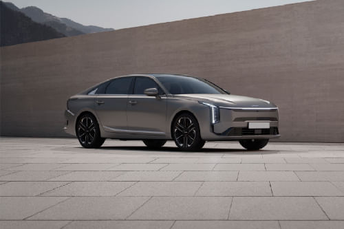 KIA K8 Front Medium View