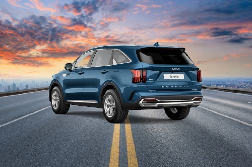 Rear Medium View of KIA Sorento Hybrid