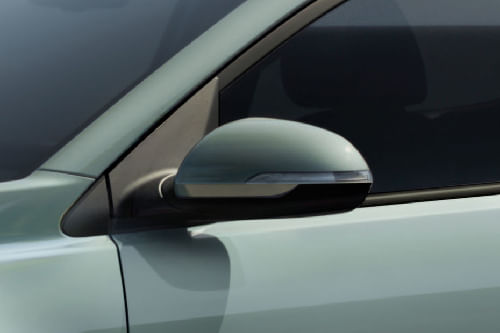 كيا ستونيك Drivers Side Mirror Front Angle
