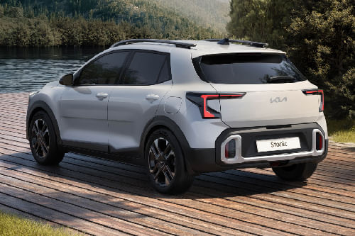 Rear Medium View of كيا ستونيك