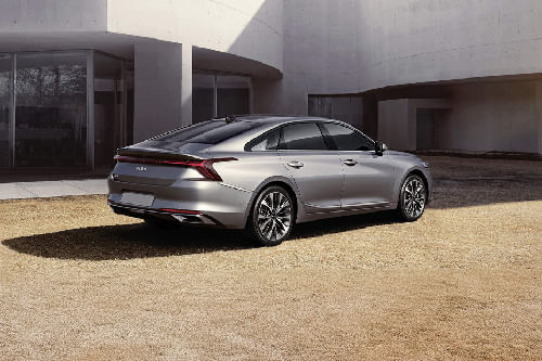 كي 8 هايبرد Rear Medium Side View