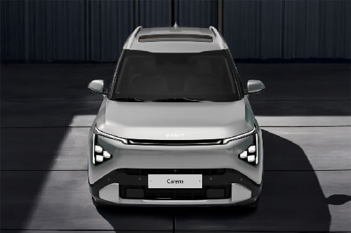 Full Front View of كارينز