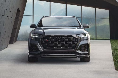 Full Front View of RS Q8