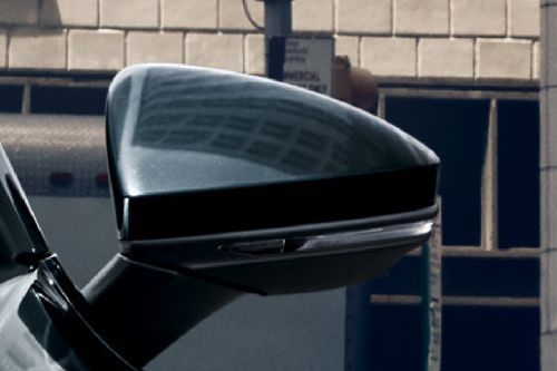 أودي أيه 7 سبورتباك Drivers Side Mirror Rear Angle
