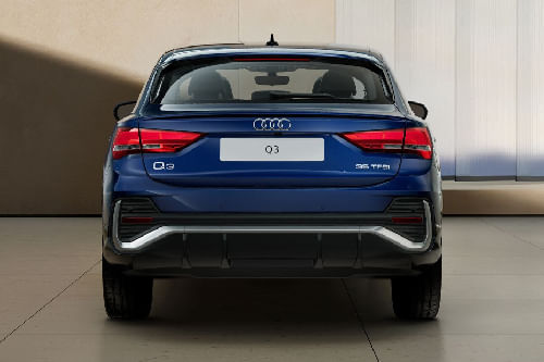 Full Rear View of أودي كيو 3 سبورتباك