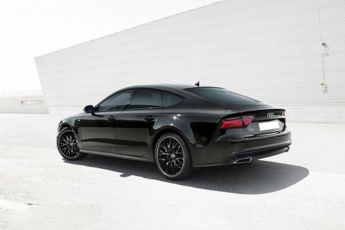 Rear Cross Side View of أودي A7