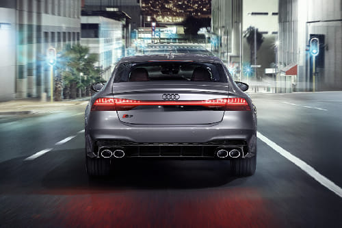 Full Rear View of أودي  سبورت باك S7