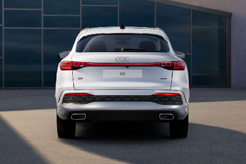 Full Rear View of أودي كيو 5 سبورتباك
