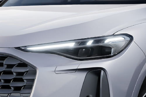 كيو 5 سبورتباك Headlight