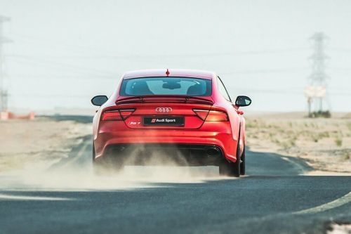 Full Rear View of أودي سبورت باك RS7 
