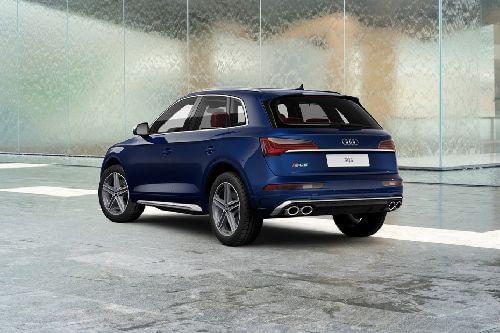 Rear Medium View of Audi SQ5 2025