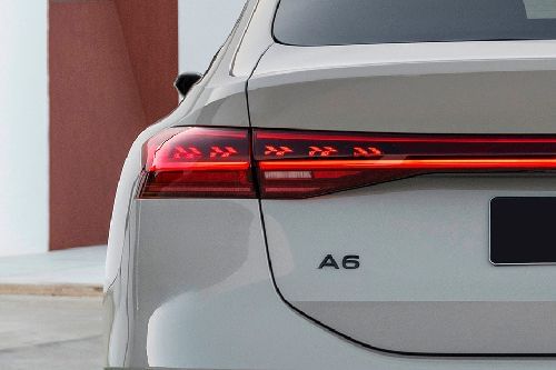 أيه 6 إي-ترون Tail light