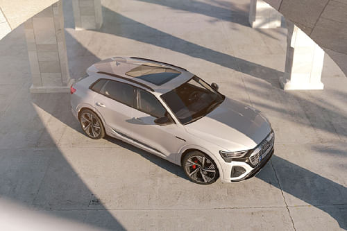 Q8 إي-ترون roof rail