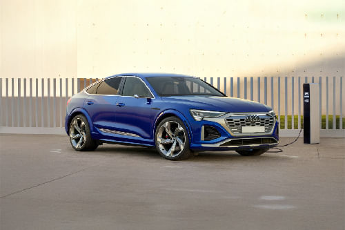 Audi SQ8 E-tron Front Medium View