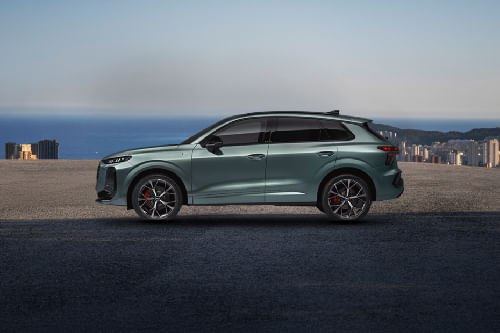 كيو 3 2026 Side view