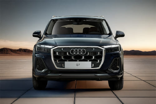Full Front View of Q7