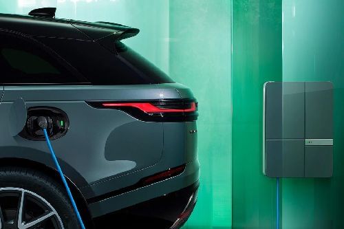 Gas Cap Open of رينج روفر فيلار